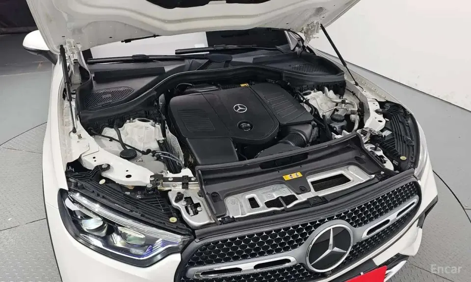 Mercedes-Benz GLC300 4MATIC AMG Line 2023