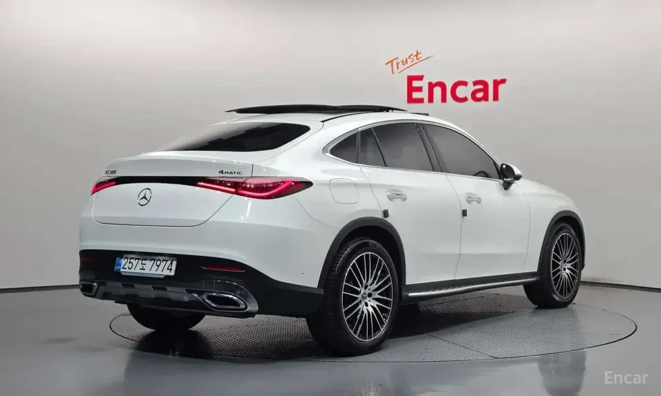 Mercedes-Benz GLC300 4MATIC Avnatgarde Coupe 2025
