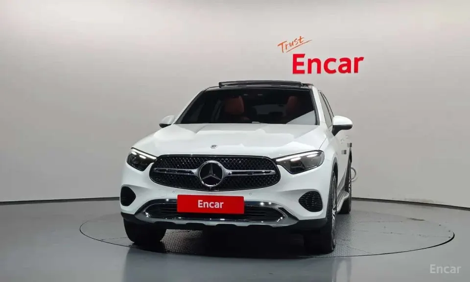 Mercedes-Benz GLC300 4MATIC Avnatgarde Coupe 2025