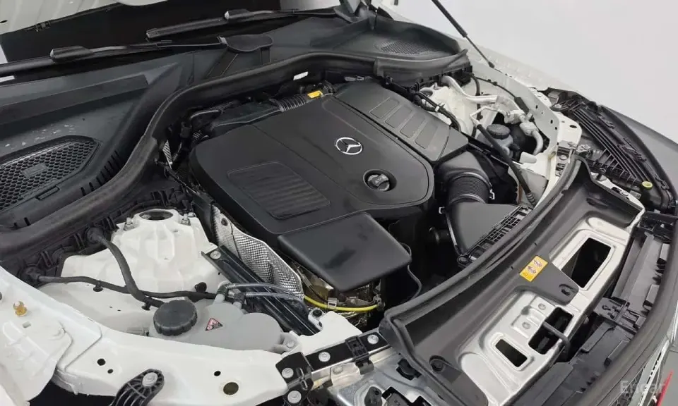 Mercedes-Benz GLC300 4MATIC Avnatgarde Coupe 2025