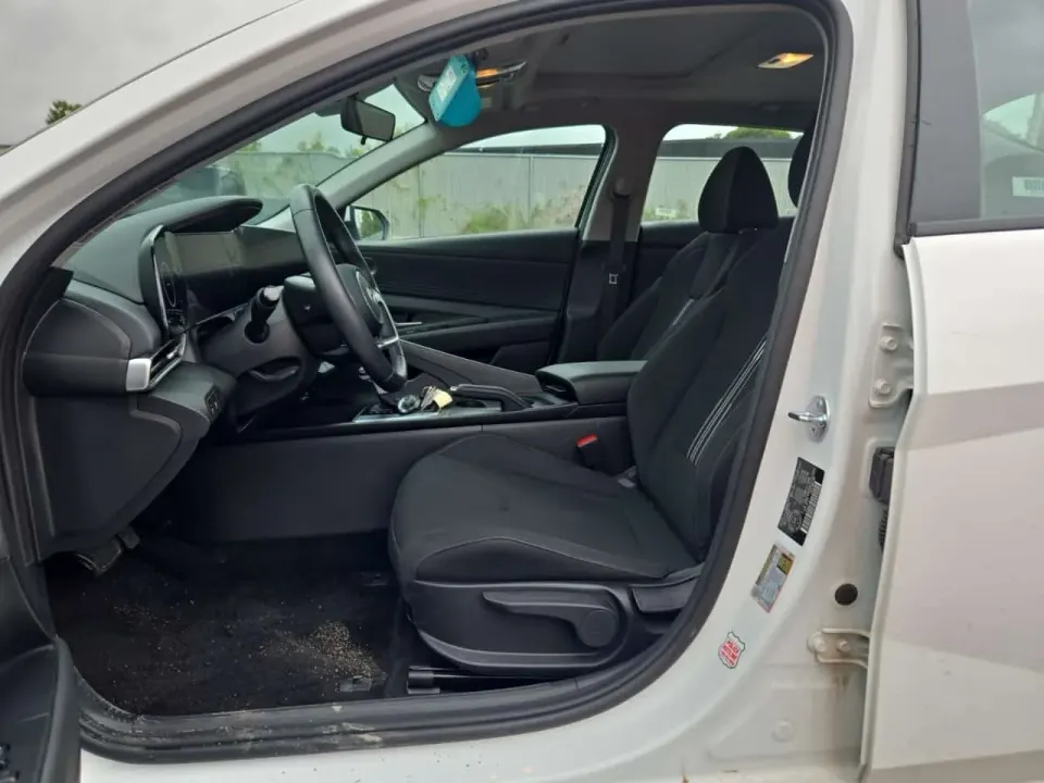 Hyundai Elantra Ivt W/tech Pkg Preferred 2026
