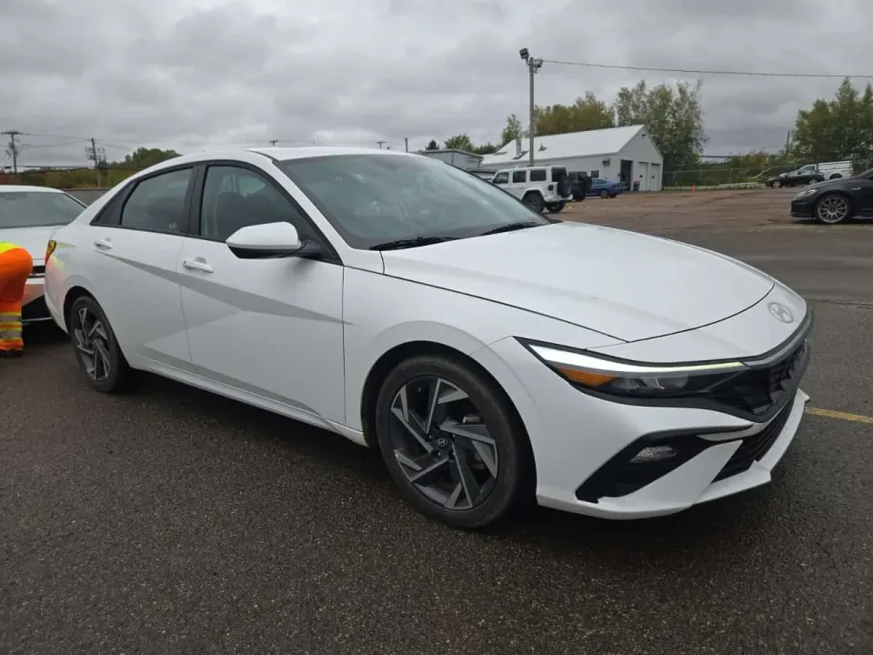 Hyundai Elantra Ivt W/tech Pkg Preferred 2026