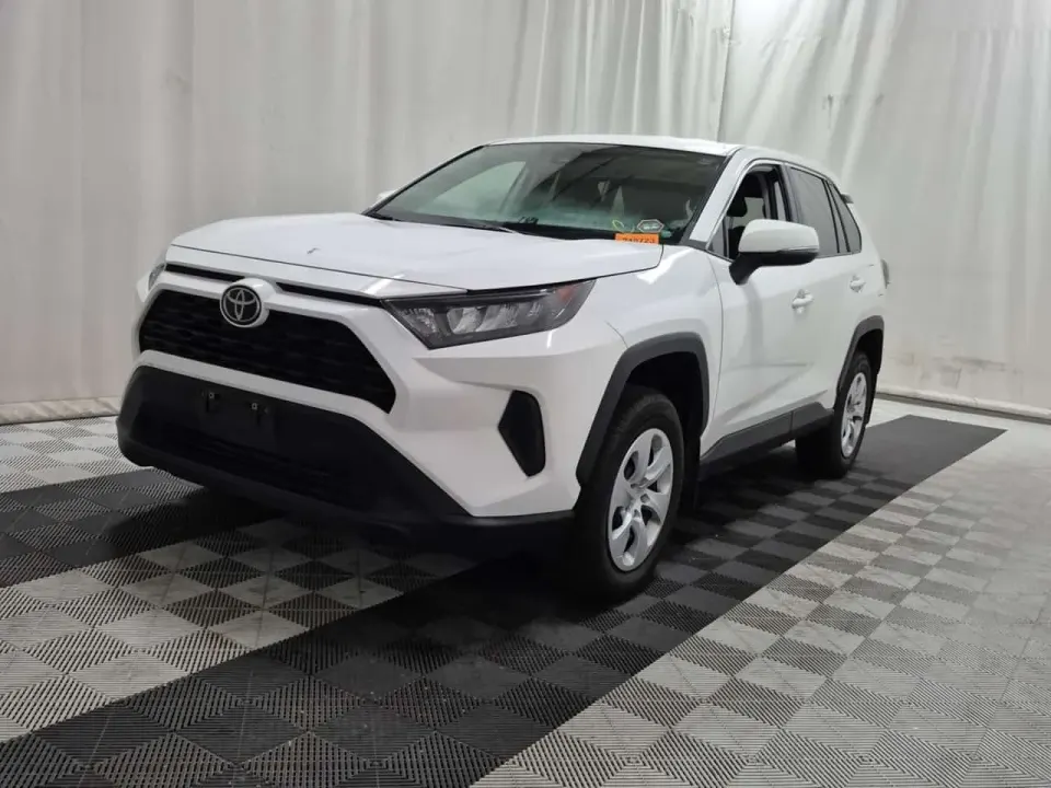Toyota Rav4 LE 2024