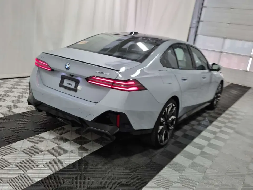 BMW i5 XDRIVE40 2025