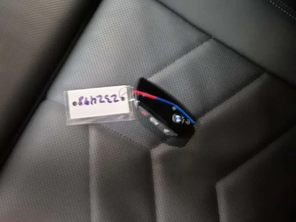 BMW i5 XDRIVE40 2025