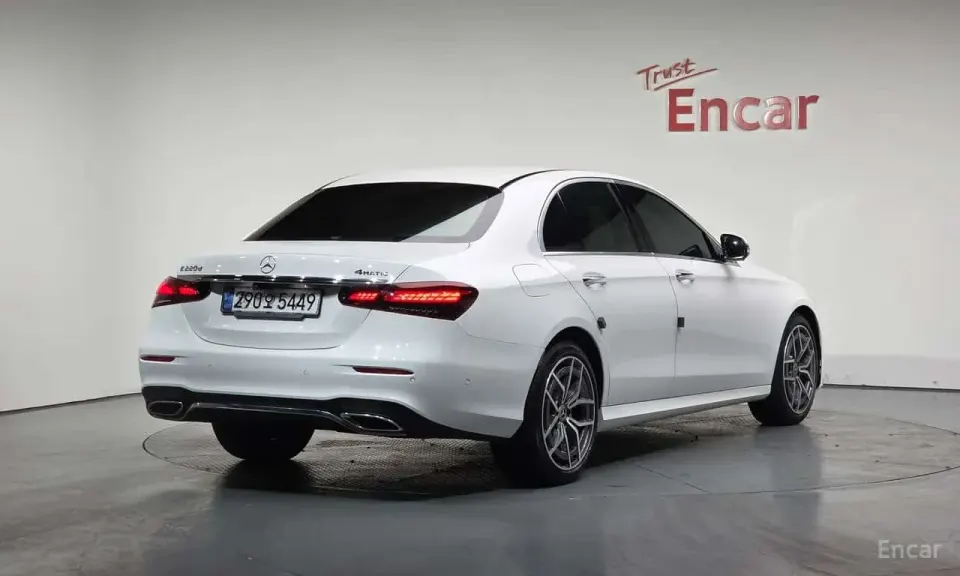 Mercedes-Benz E 220 E220d 4MATIC AMG Line 2020