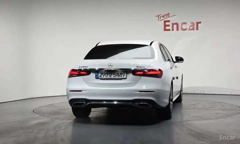 Mercedes-Benz E 220 E220d 4MATIC AMG Line 2020
