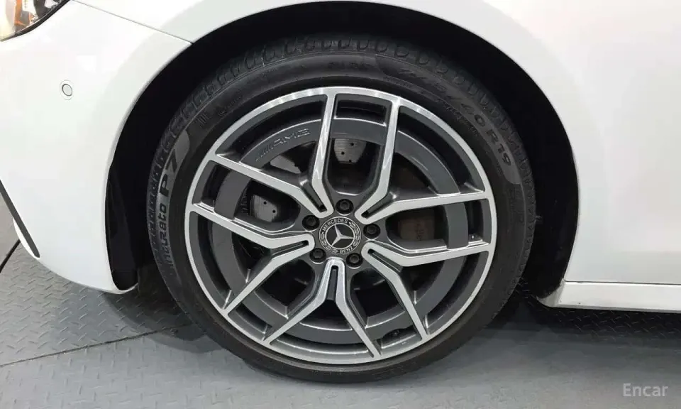 Mercedes-Benz E 220 E220d 4MATIC AMG Line 2020