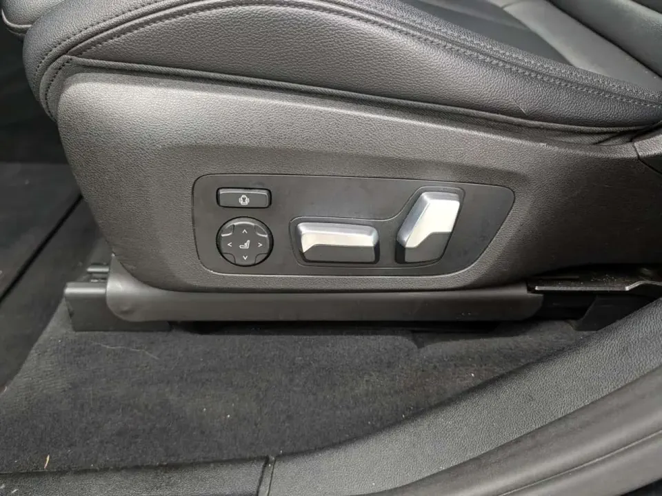 BMW X3 30i xDrive30i   AWD | LEATHER | HEATED [
  "Sunroof", 2018