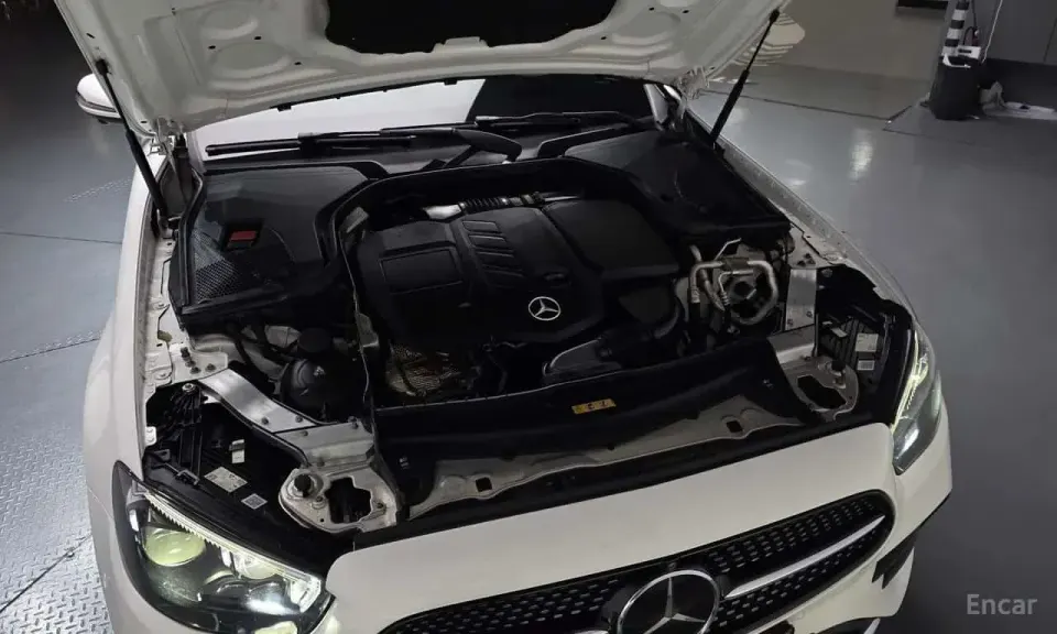 Mercedes-Benz E 220 E220d 4MATIC AMG Line 2020