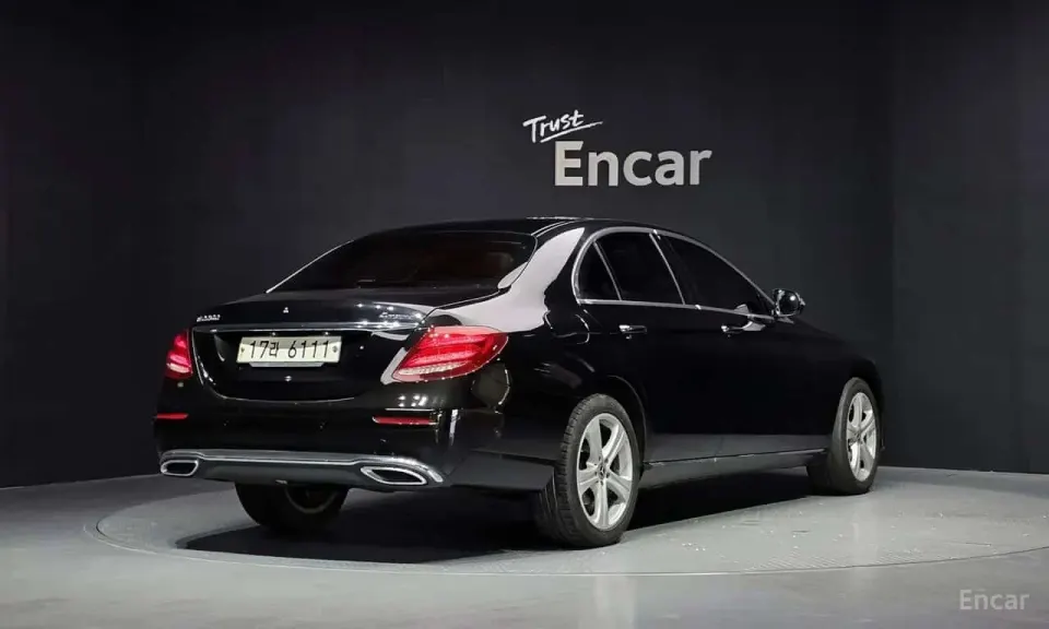 Mercedes-Benz E 220 E220d 4MATIC Avantgarde 2017