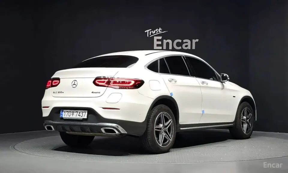Mercedes-Benz GLC300e 4MATIC Coupe 2021