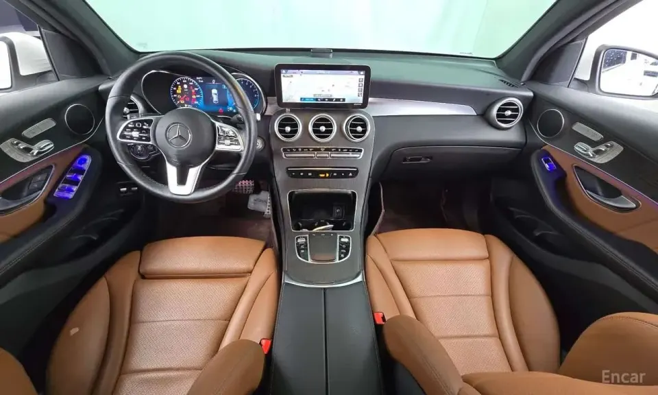 Mercedes-Benz GLC300e 4MATIC Coupe 2021