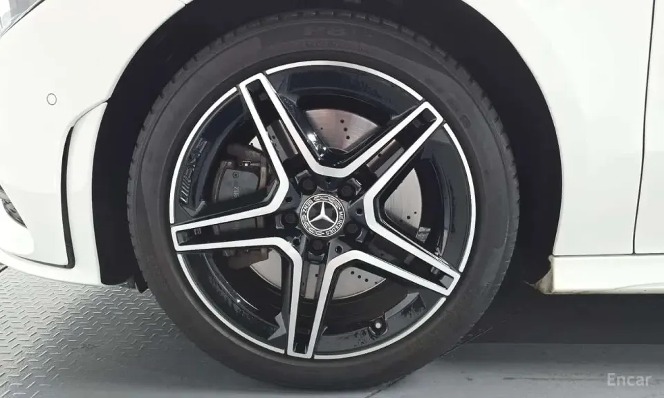 Mercedes-Benz CLA250 4MATIC 2020
