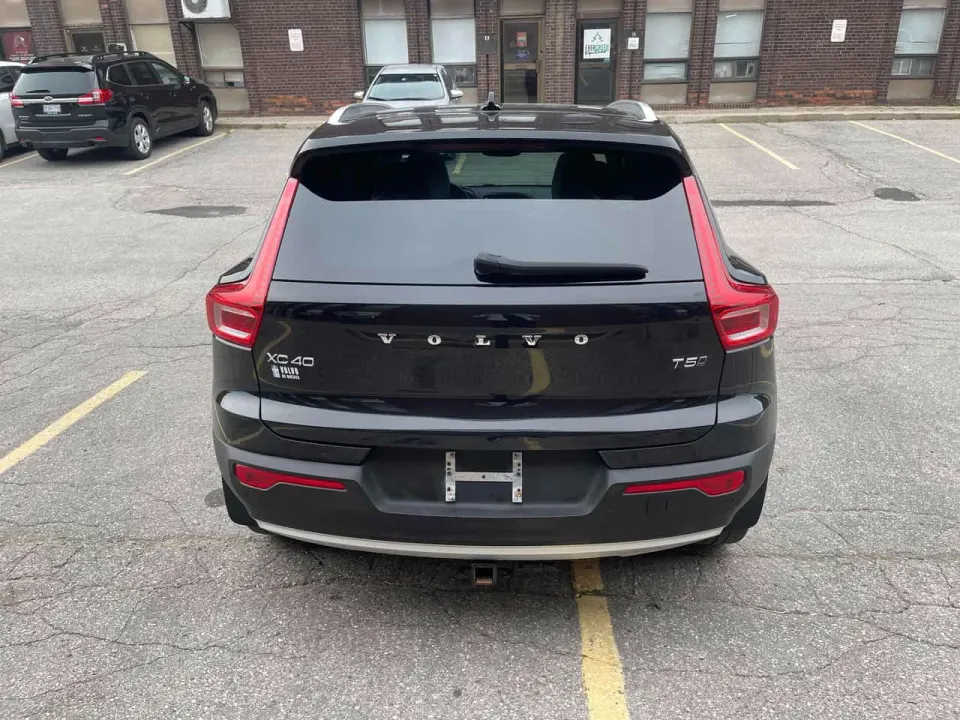 Volvo XC40 Momentum 2022