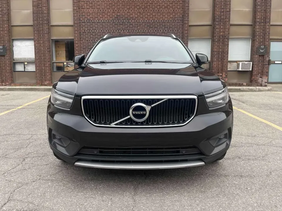 Volvo XC40 Momentum 2022
