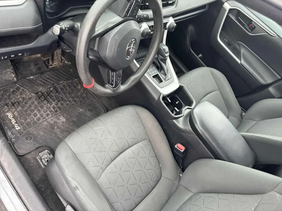 Toyota Rav4 LE 2023