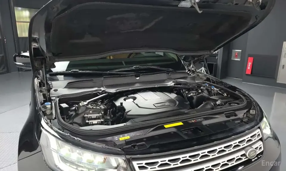 Land Rover Discovery 3.0 TD6 HSE Luxury 2017