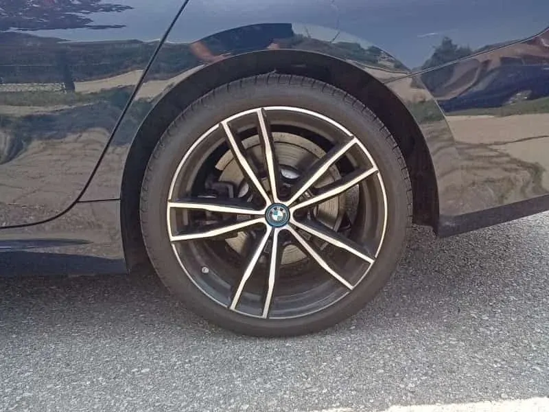 BMW 330e xDrive 2023