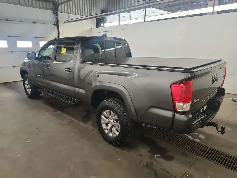 Toyota Tacoma SR5 OFF ROAD CREW CAB SHORT BED 2017