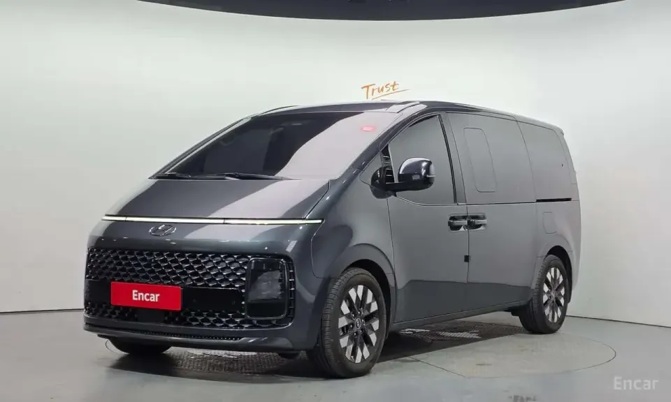 Hyundai Staria 4WD Lounge 7-Seater 2021