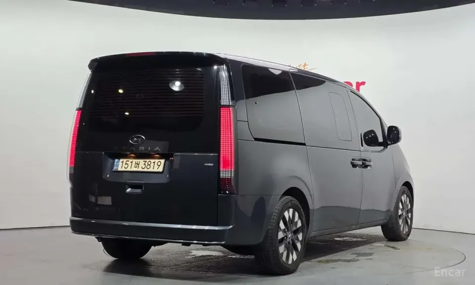 Hyundai Staria 4WD Lounge 7-Seater 2021