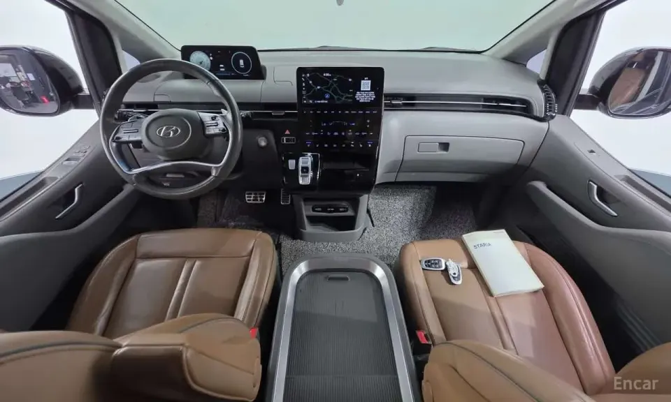 Hyundai Staria 4WD Lounge 7-Seater 2021