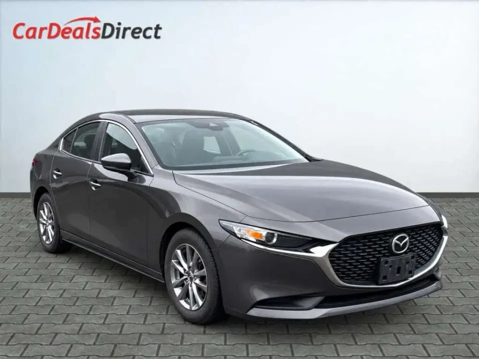 Mazda 3 2.5 AWD GS Skyactiv | Clean Carfax | CarPlay/Android Auto | Back up Cam 2019