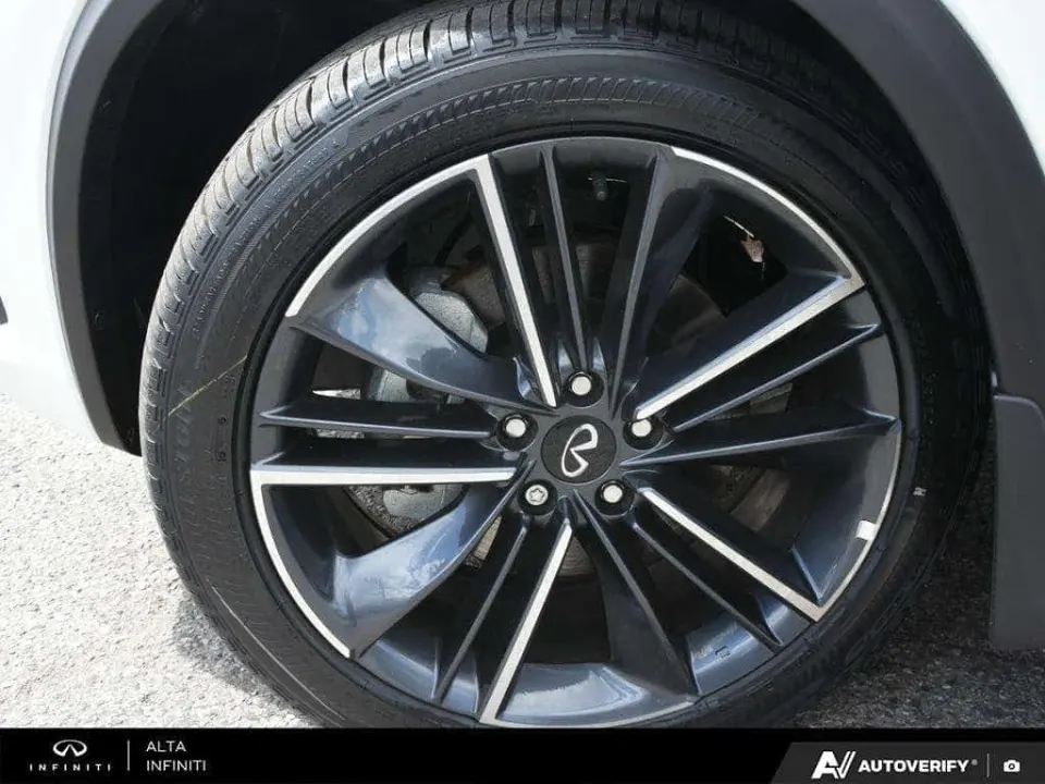 Infiniti QX50 2.0 Sport | Panoramic Roof | Memory Seats 2025
