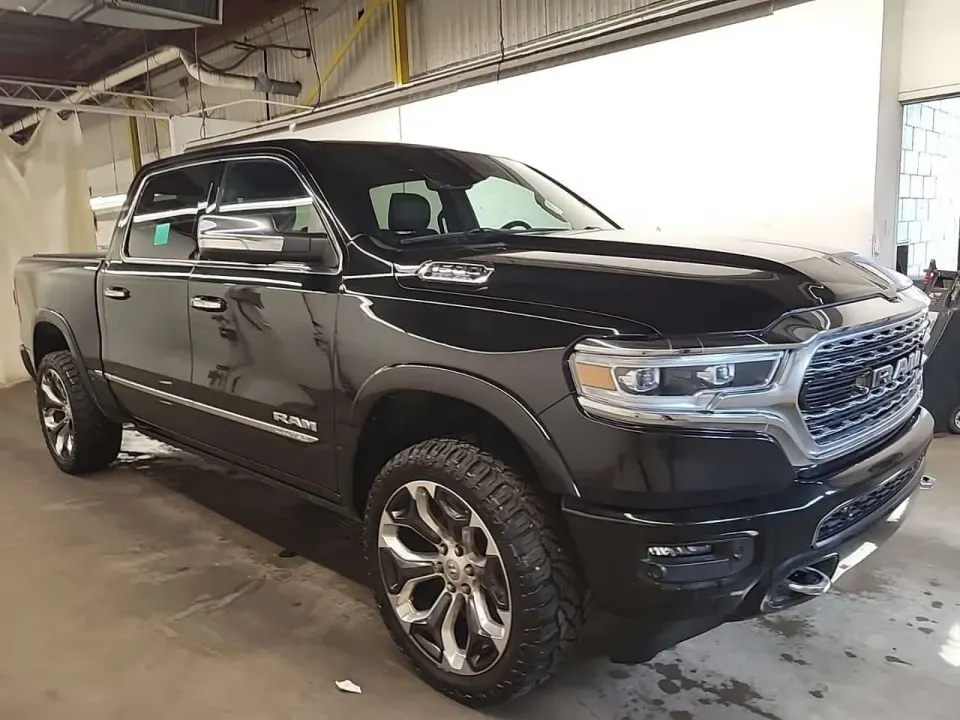 Dodge RAM 1500 LIMITED CREW CAB SHORT BED 2022