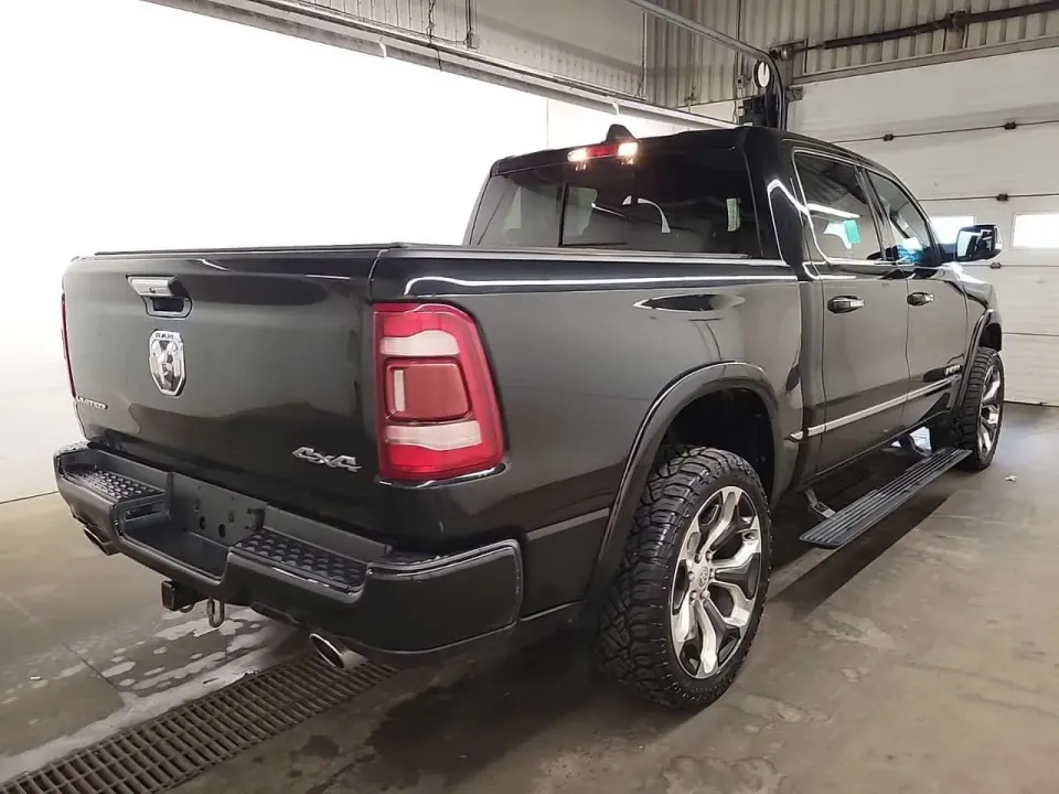 Dodge RAM 1500 LIMITED CREW CAB SHORT BED 2022