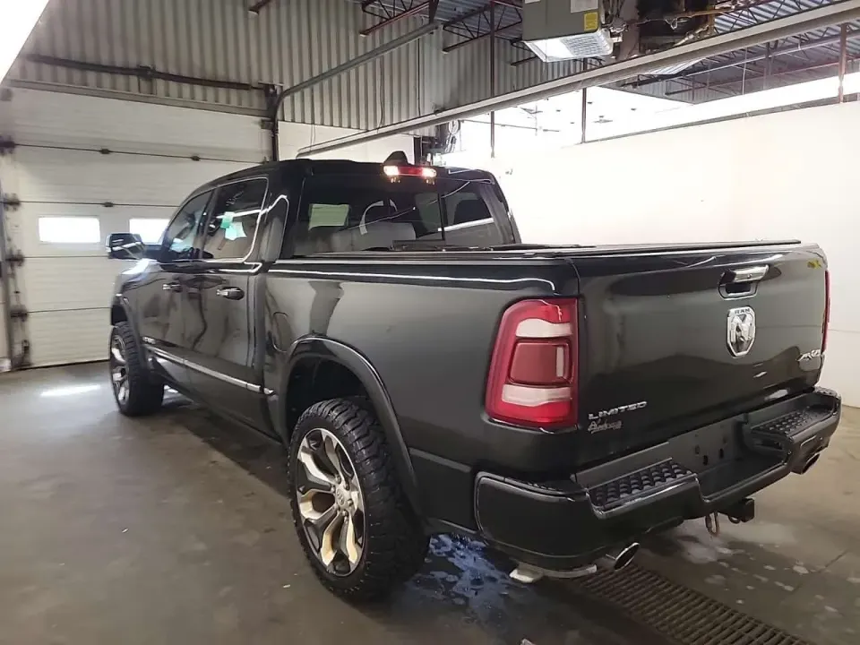 Dodge RAM 1500 LIMITED CREW CAB SHORT BED 2022