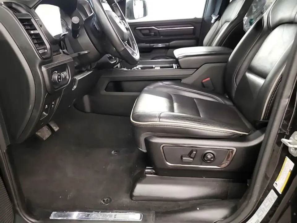 Dodge RAM 1500 LIMITED CREW CAB SHORT BED 2022