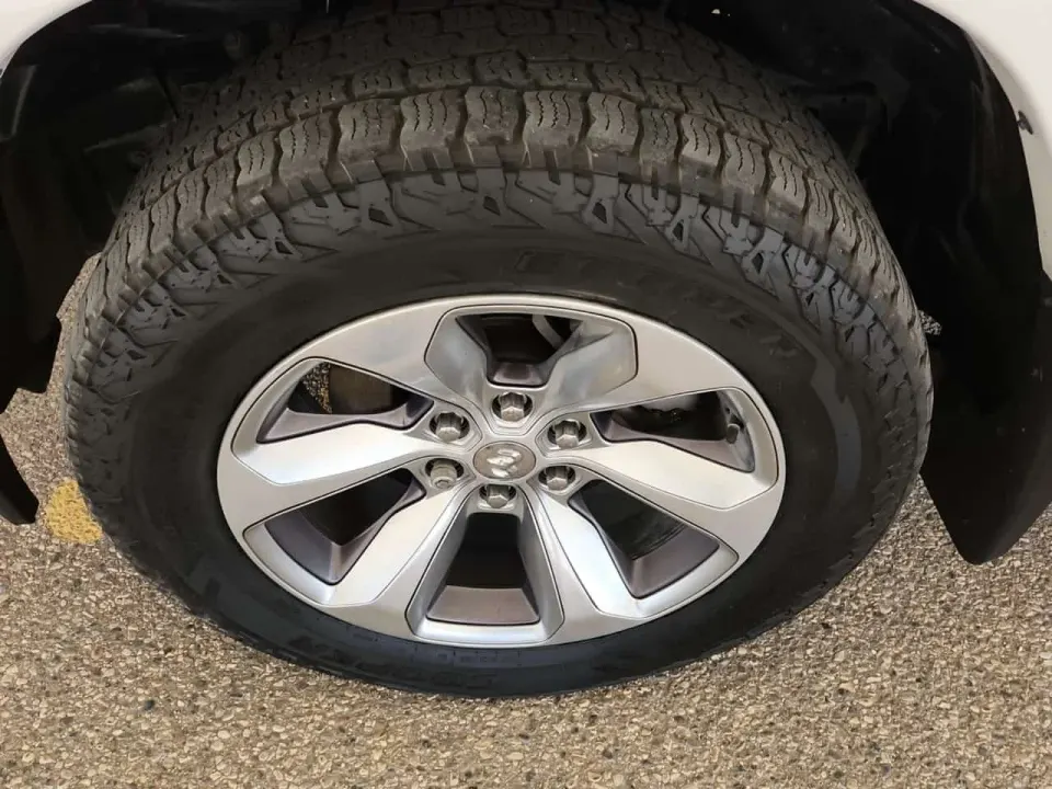 Dodge RAM 1500 LIMITED CREW CAB STD BED 2020