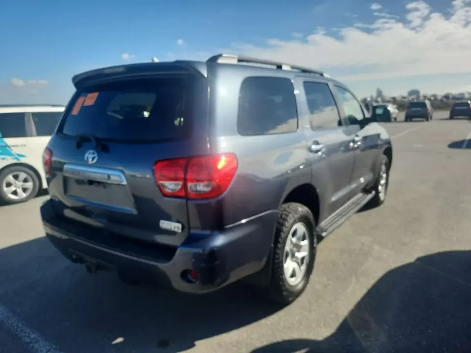 Toyota Sequoia PLATINUM 2010