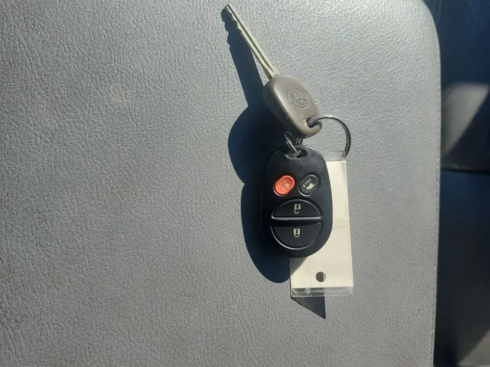 Toyota Sequoia PLATINUM 2010