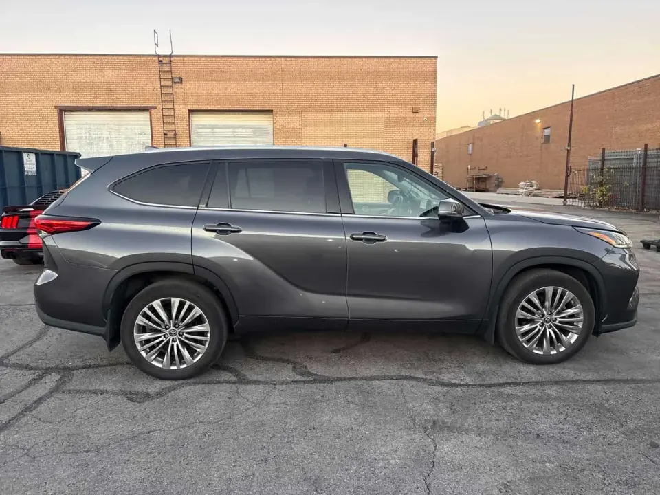Toyota Highlander Limited 2022