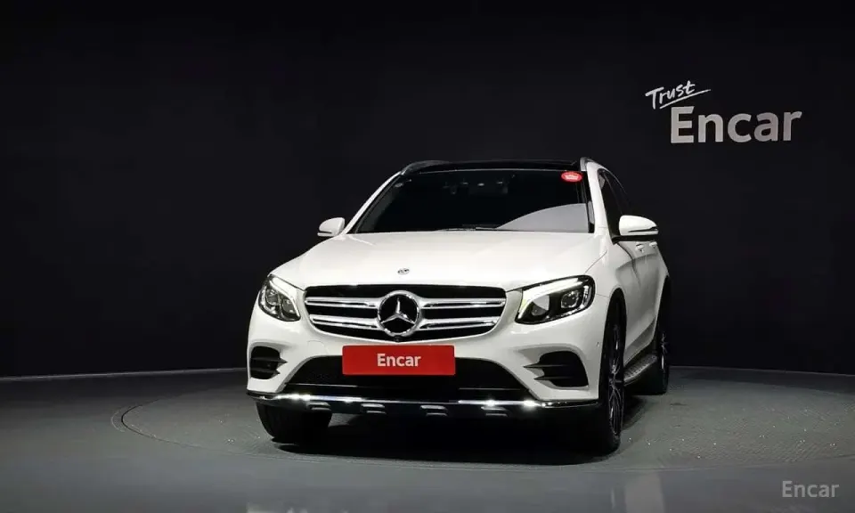 Mercedes-Benz GLC300 4MATIC AMG Line 2019