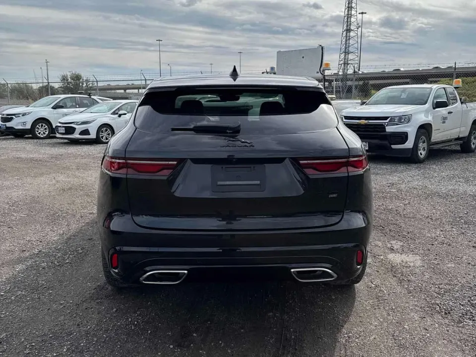 Jaguar F-PACE R-Dynamic S 2023