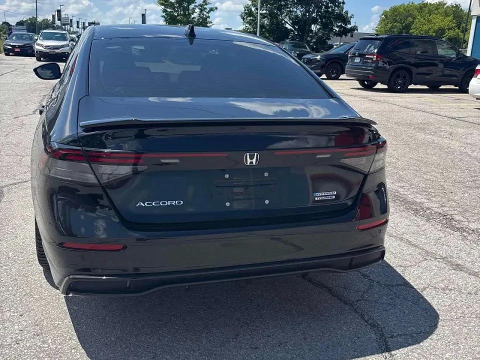 Honda Accord Touring 2025