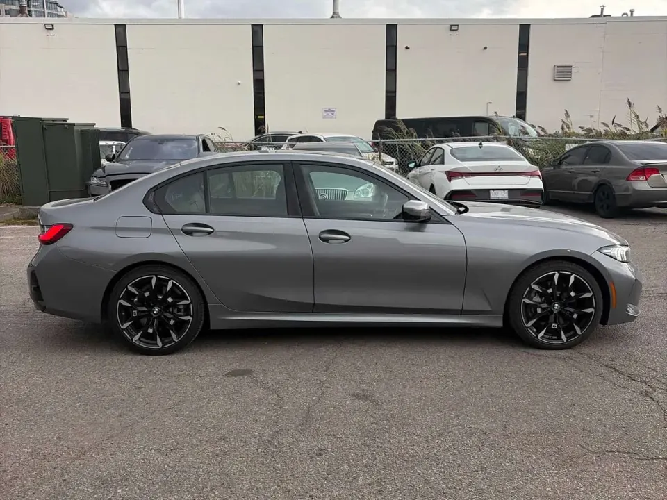 BMW 330i xDrive 2025