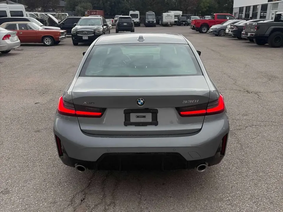 BMW 330i xDrive 2025