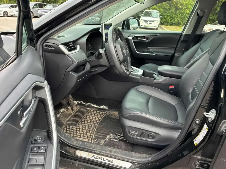 Toyota Rav4 Hybrid XLE 2024