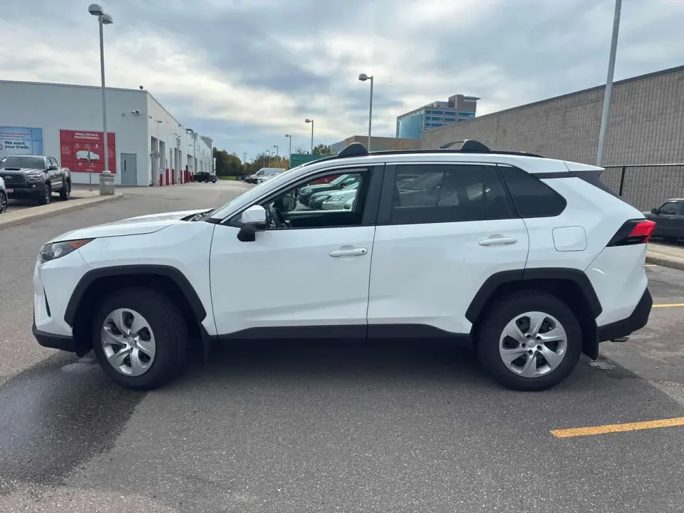 Toyota Rav4 LE 2021