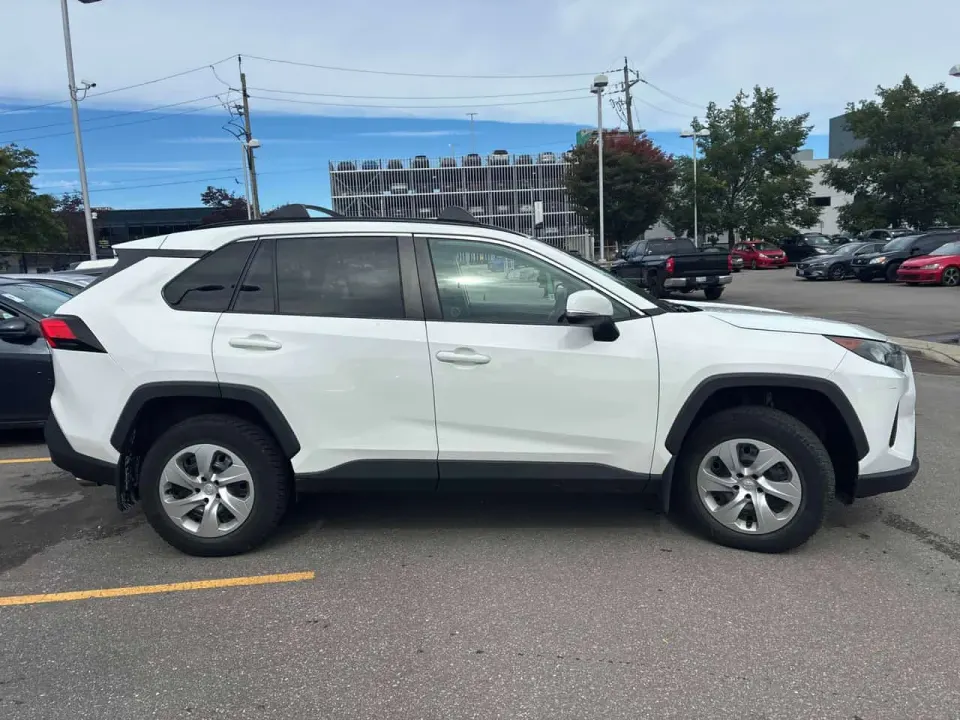 Toyota Rav4 LE 2021