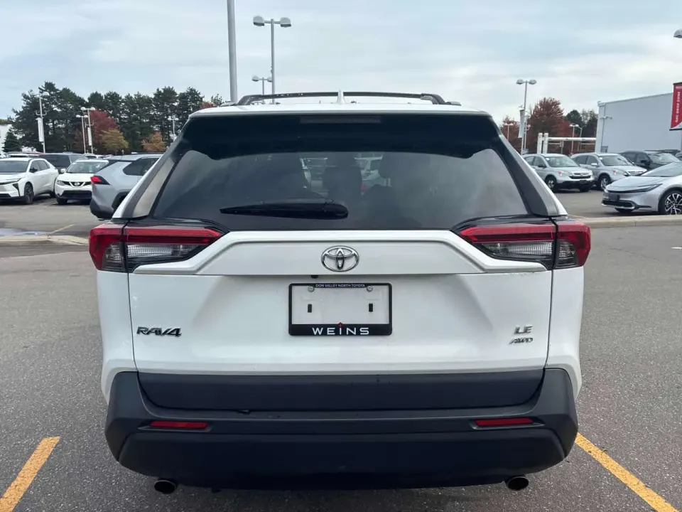 Toyota Rav4 LE 2021