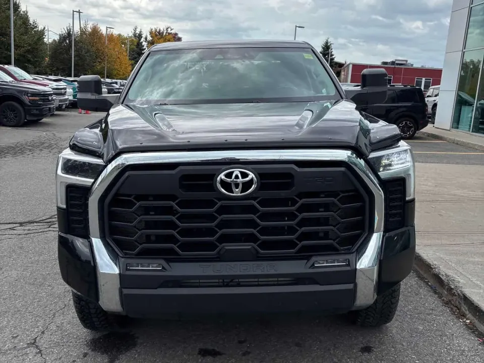 Toyota Tundra SR5 2023