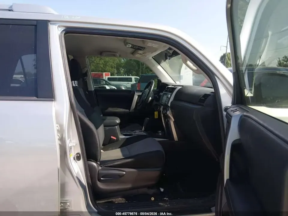 Toyota 4runner SR5 2014
