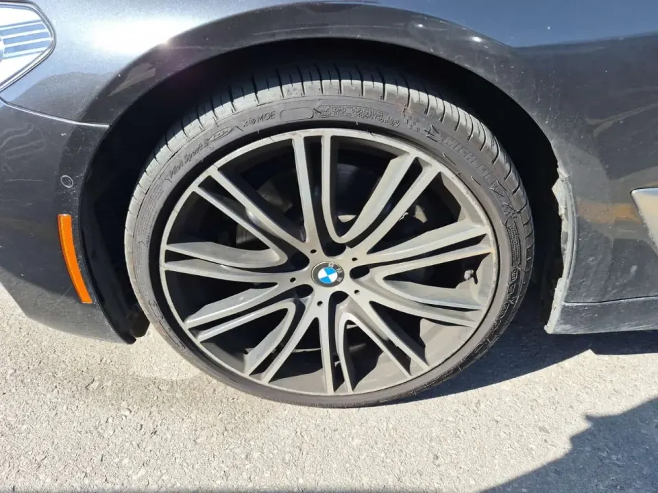 BMW Sedan 530i Xdrive 2019
