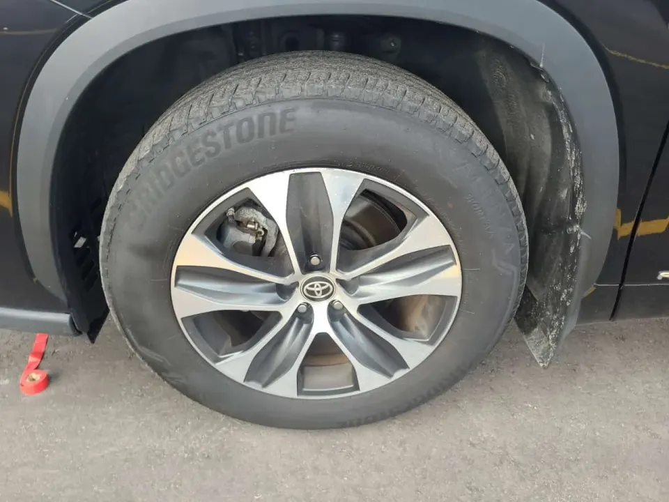 Toyota Highlander Awd Hybrid Xle 2025